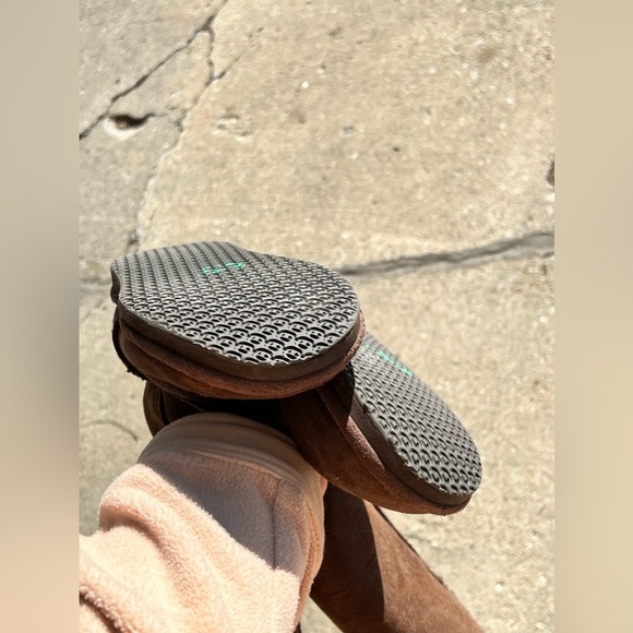 Tall brown LL bean boots, gently worn, great color - Picture 6 of 8